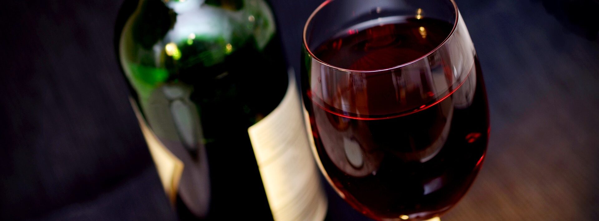 Adómentes lesz november 16-tól a reprezentációs céllal ajándékba adott bor